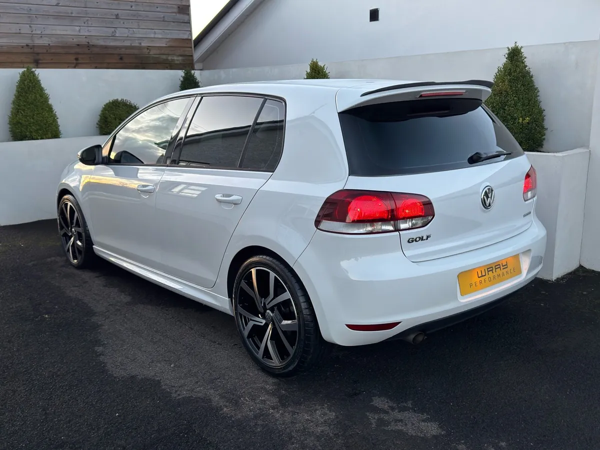 2011 Volkswagen Golf Bluemotion 1.6 TDI 105 - Image 2