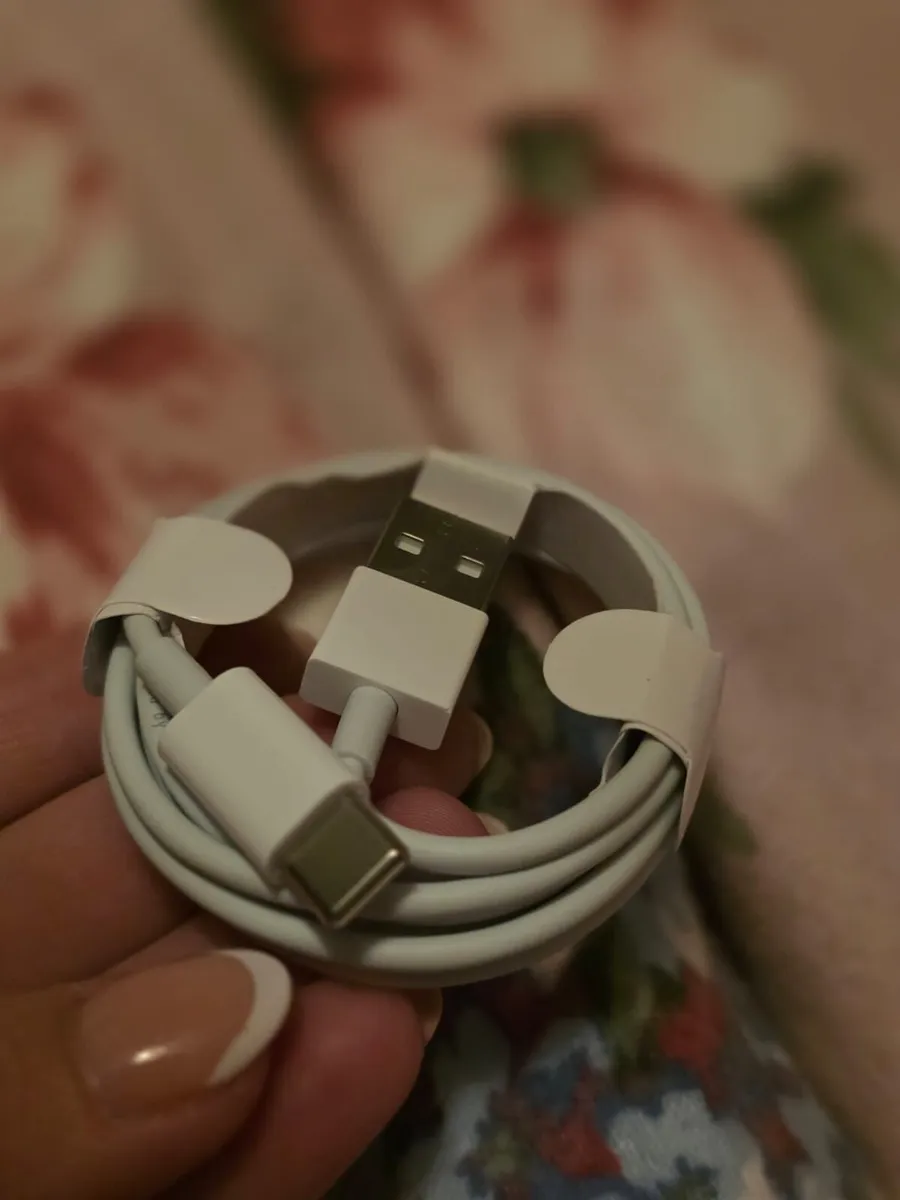 Phone chargers - Image 2