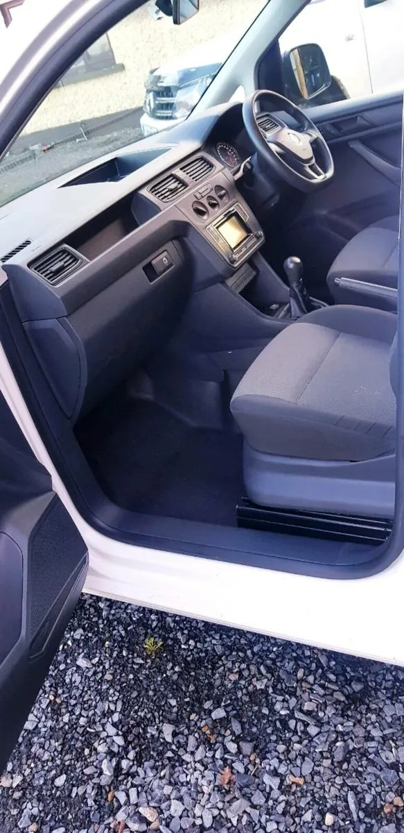 Volkswagen caddy  1.6tdi  ,, clean,  tested - Image 4