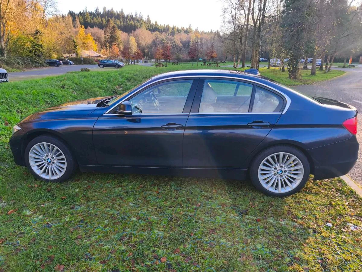 BMW 3 series Luxury 2012 - Image 2