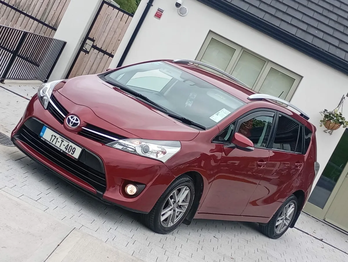 171 Toyota Corolla verso 1.6 D4D NCT/TAX mint - Image 2