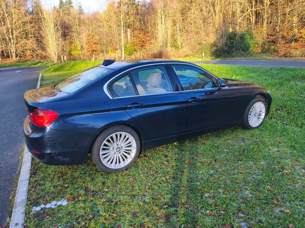 BMW 3 series Luxury 2012 - Image 4