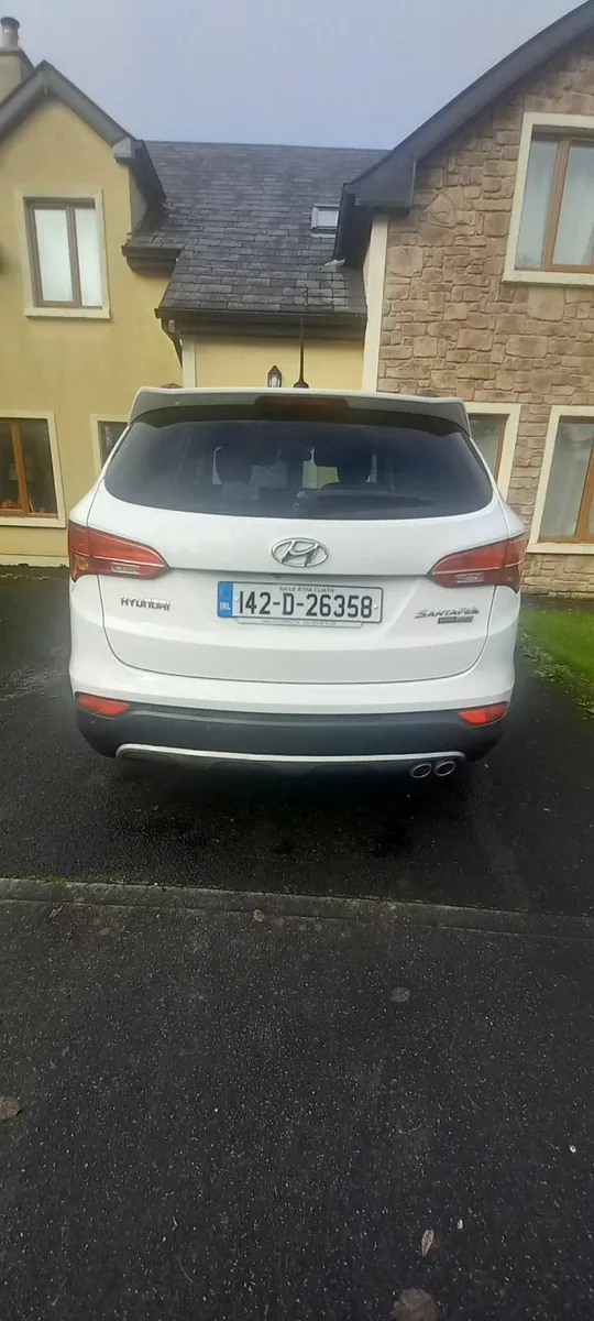 Hyundai Santa Fe 2014 - Image 2