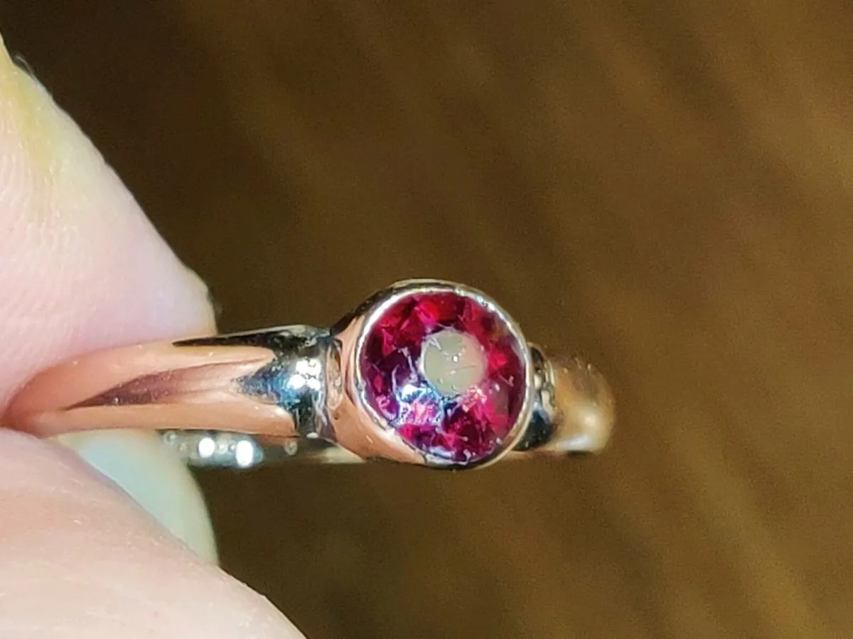 RED ROMAN, 9CT Vintage Unisex Sapphire Signet Ring - Image 4