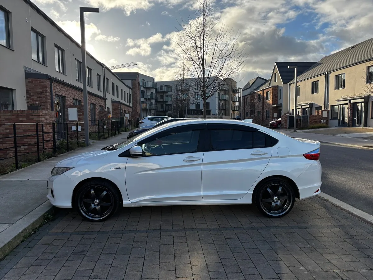 Honda Grace 2016 - Image 2