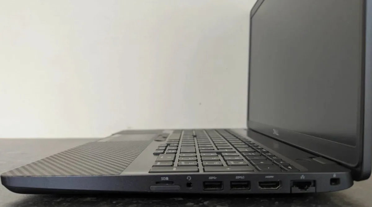 DELL Precision 3540 Gaming Laptop 15 i7 16GB 512GB - Image 3