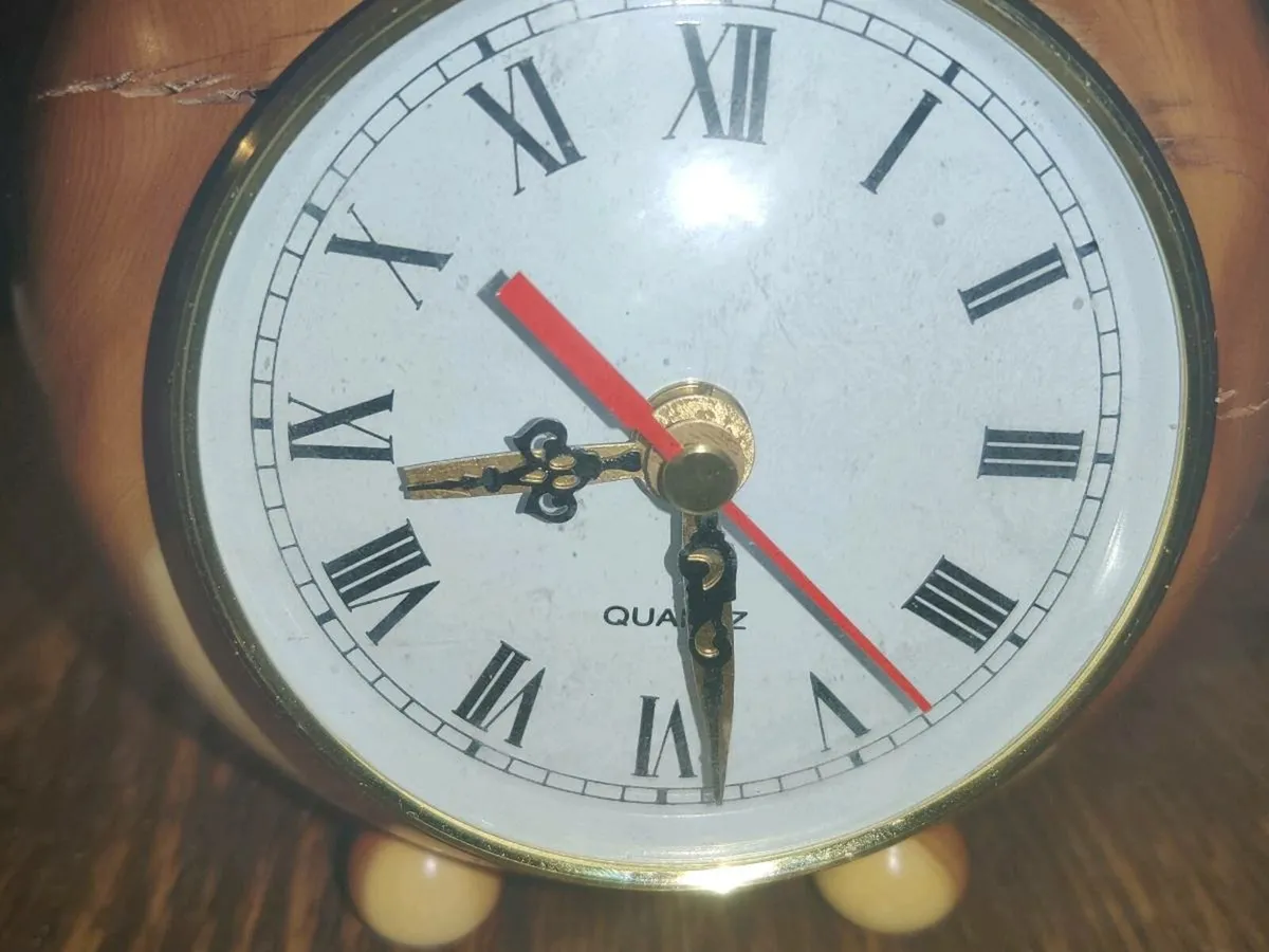 NATURAL LARGE OAK, 5"Round New Heavy Mantle Clock - Image 2