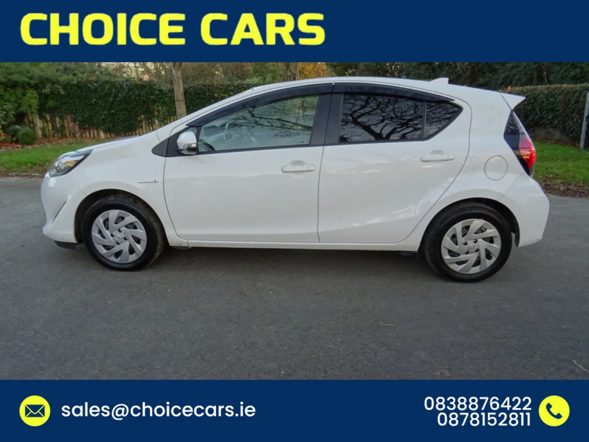 Toyota Aqua 1.5 AUTO HYBRID KEYLESS GO - Image 3