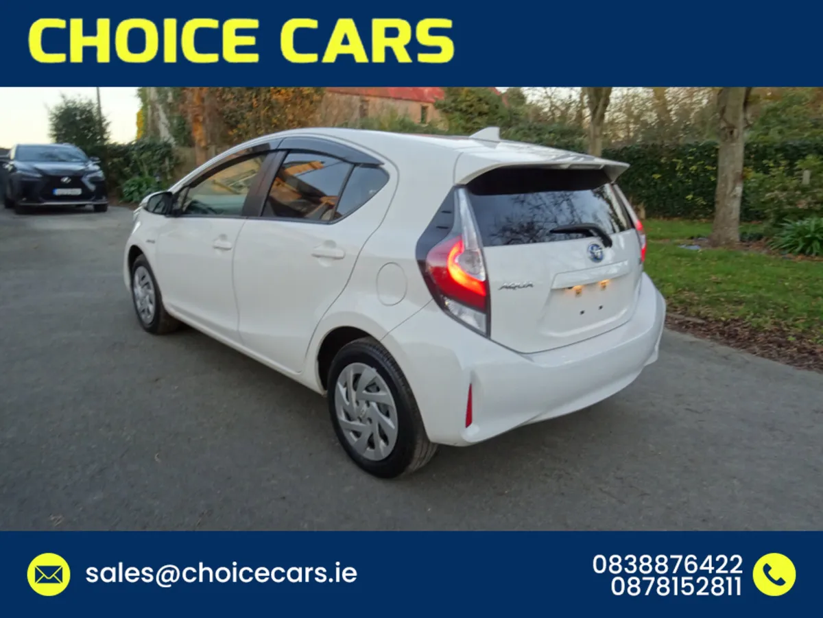 Toyota Aqua 1.5 AUTO HYBRID KEYLESS GO - Image 4