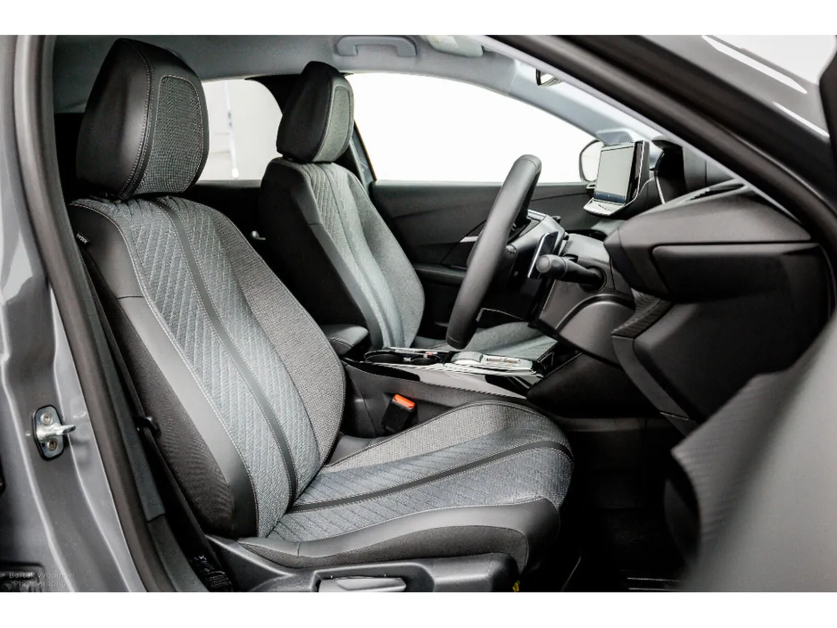 Peugeot 208 Allure Hybrid Auto 110HP - Image 3