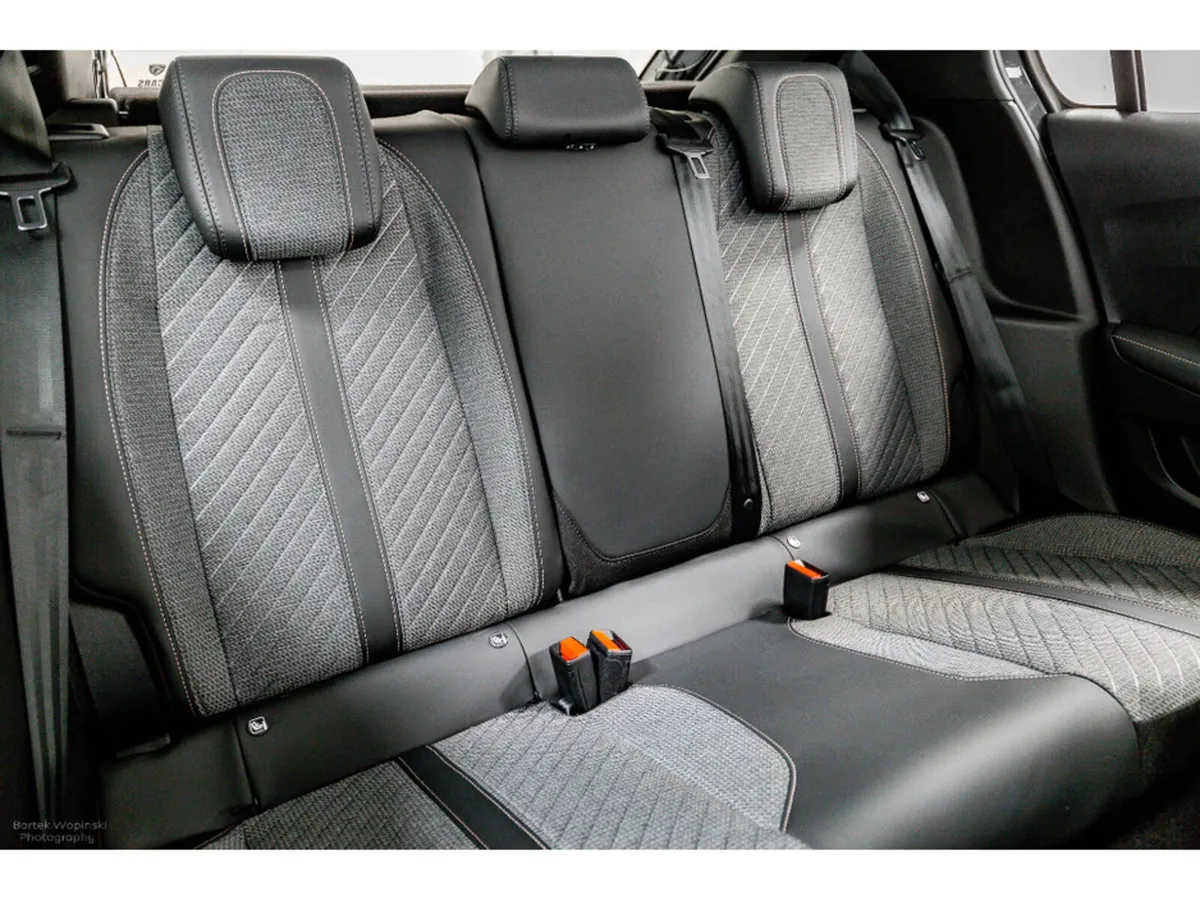 Peugeot 208 Allure Hybrid Auto 110HP - Image 4