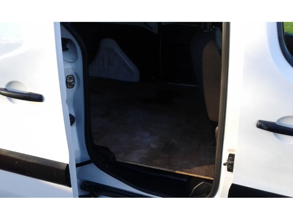 Peugeot Partner ACCESS 1.6 BLUE HDI 10 100 LONG B - Image 4