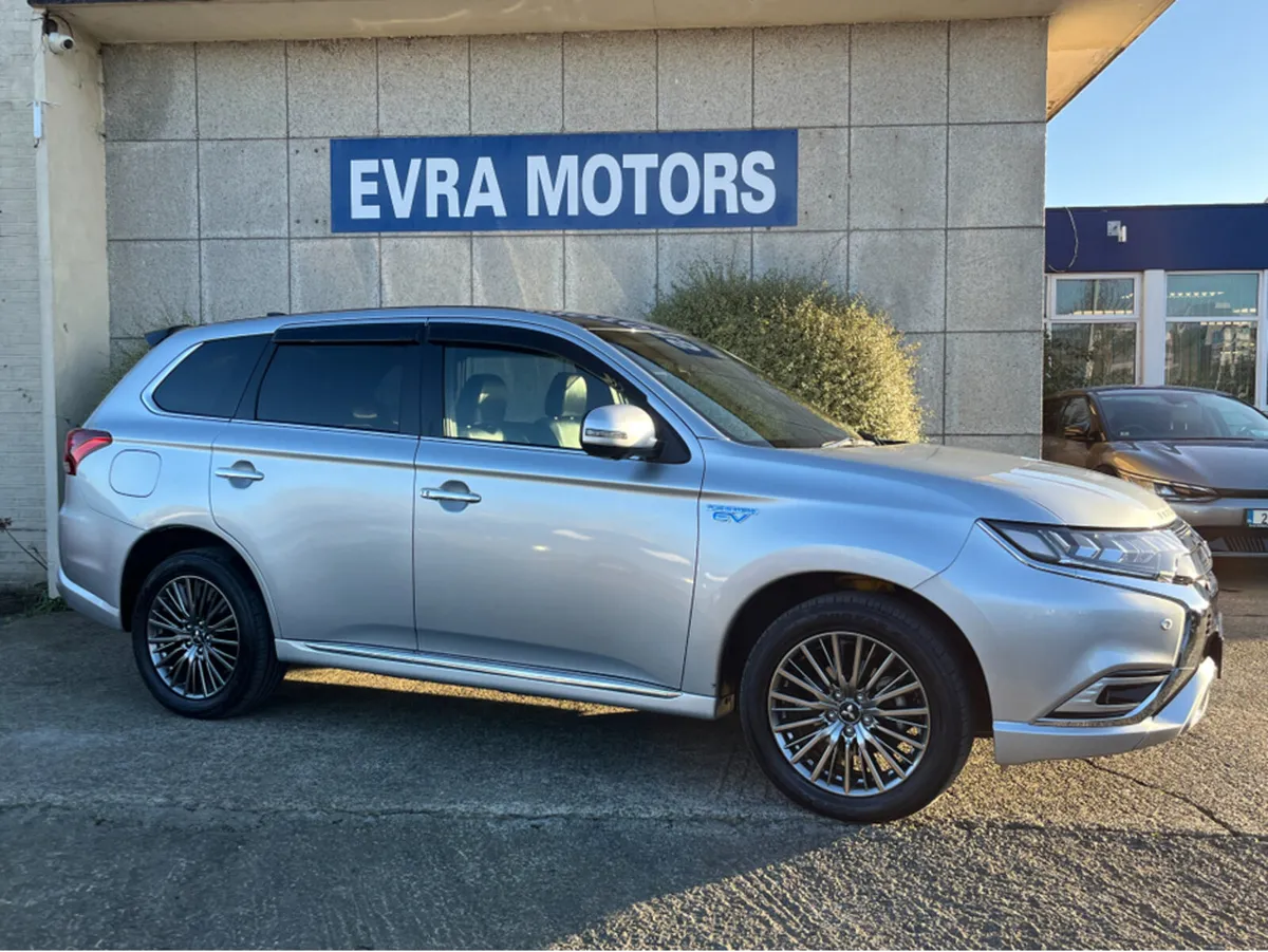 Mitsubishi Outlander S EDITION AUTOMATIC HYBRID PH - Image 3