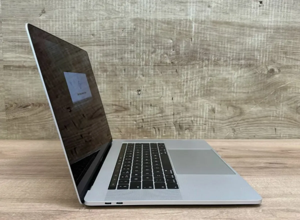 2018 Apple MacBook Pro 15" i7 16GB RAM 256GB SSD - Image 3