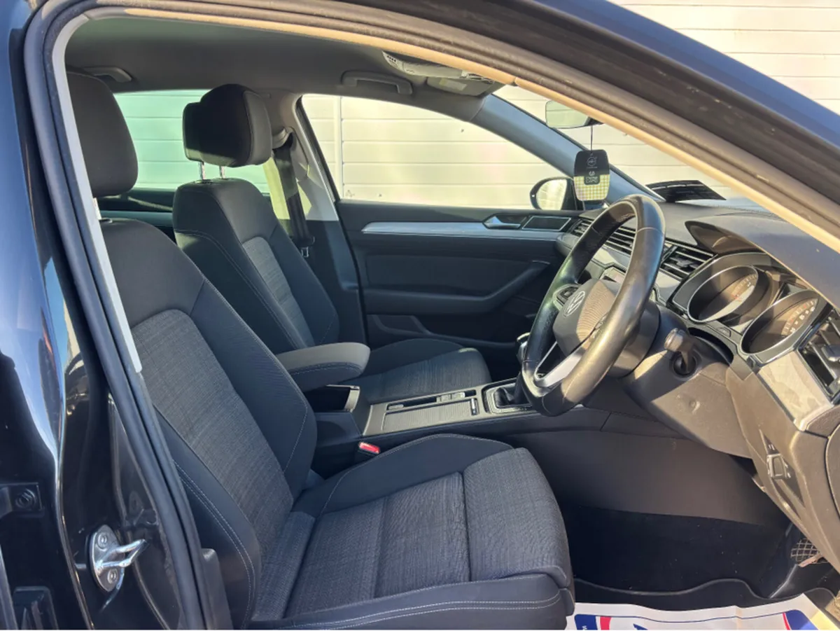 Volkswagen Passat BUSINESS 2.0 TDI MANUAL 6SPEED F - Image 2