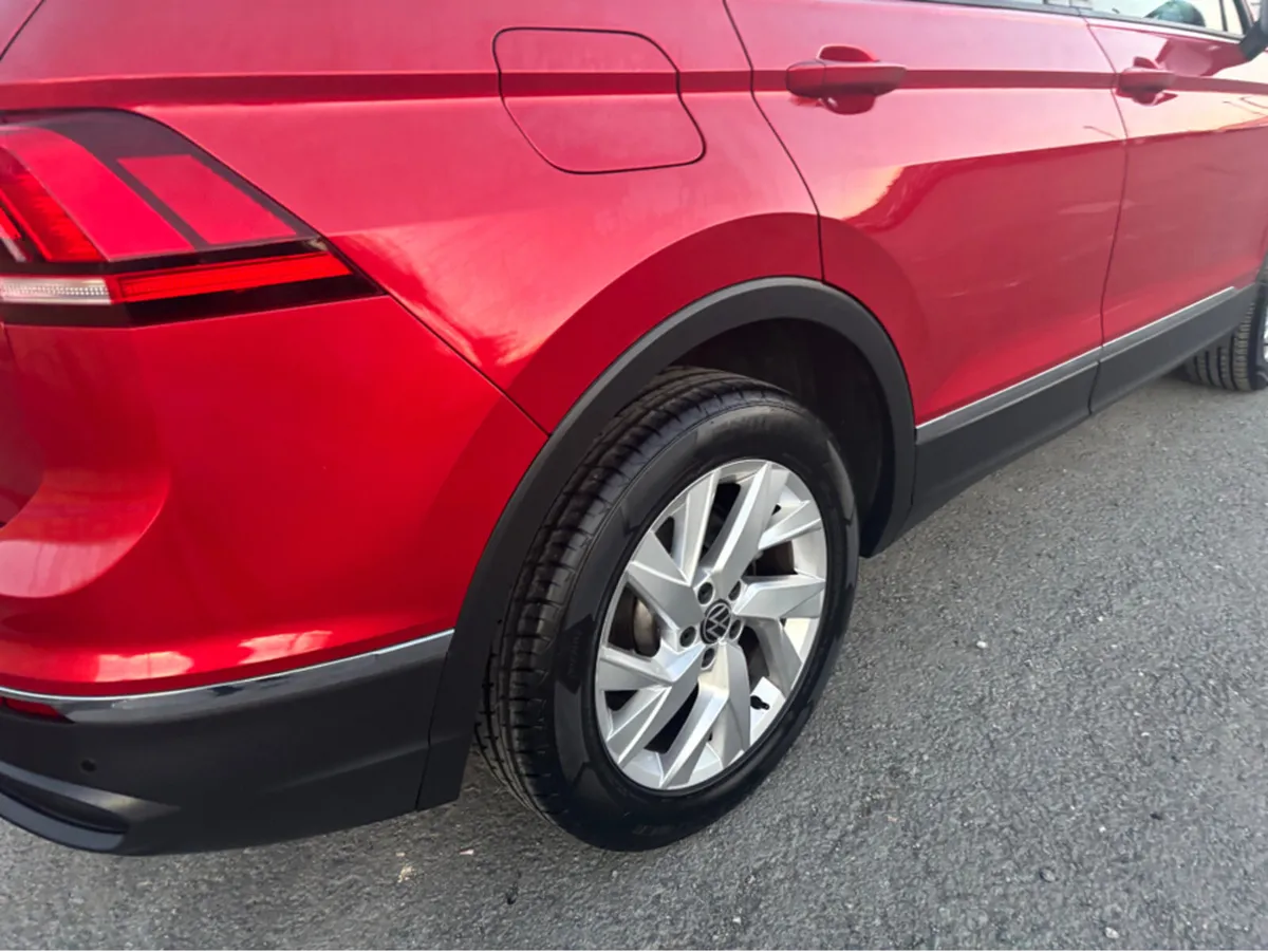 Volkswagen Tiguan LIFE 2.0 TDI MANUAL 6SPEED FWD 1 - Image 3