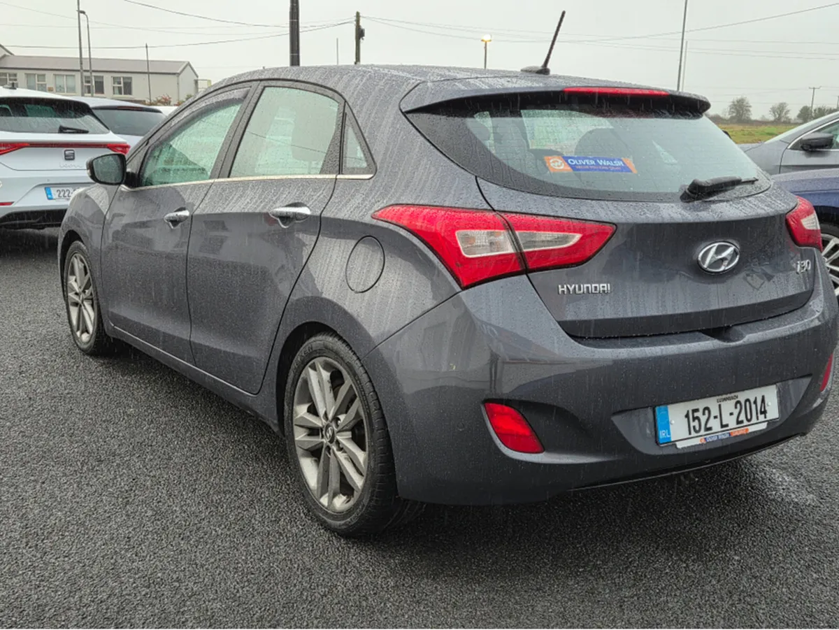 Hyundai i30 PREMIUM BLUE DRIVE 5DR 134BHP - Image 4