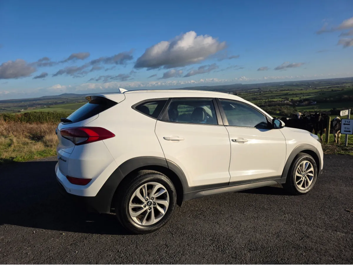 Hyundai Tucson 1.7 CRDI SE NAV REVERSING CAMERA5DR - Image 3