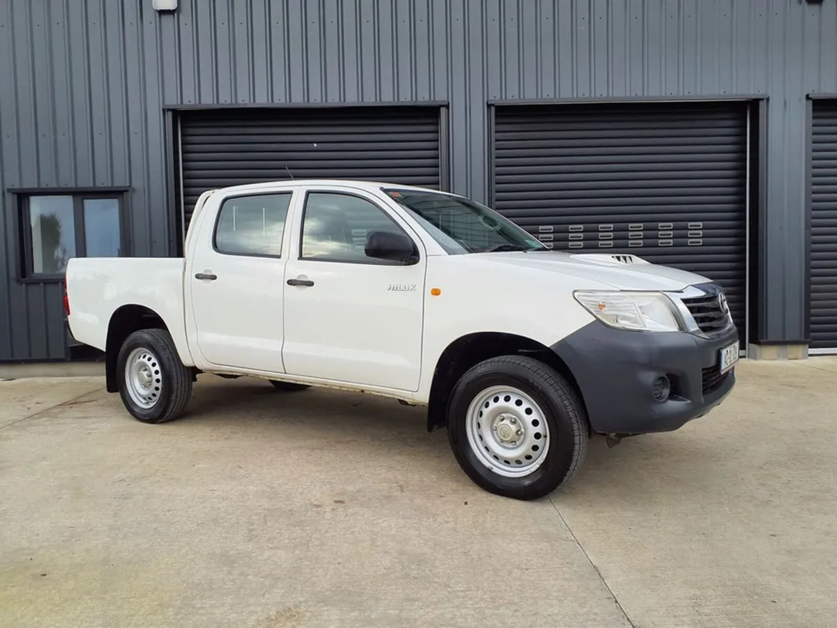 Toyota Hilux Active 4X4 D4D Dcab 4DR - Image 1