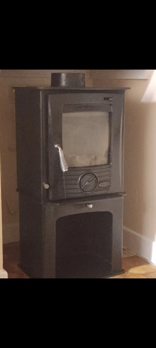 small stove...and pipeing .. for sale.... - Image 4