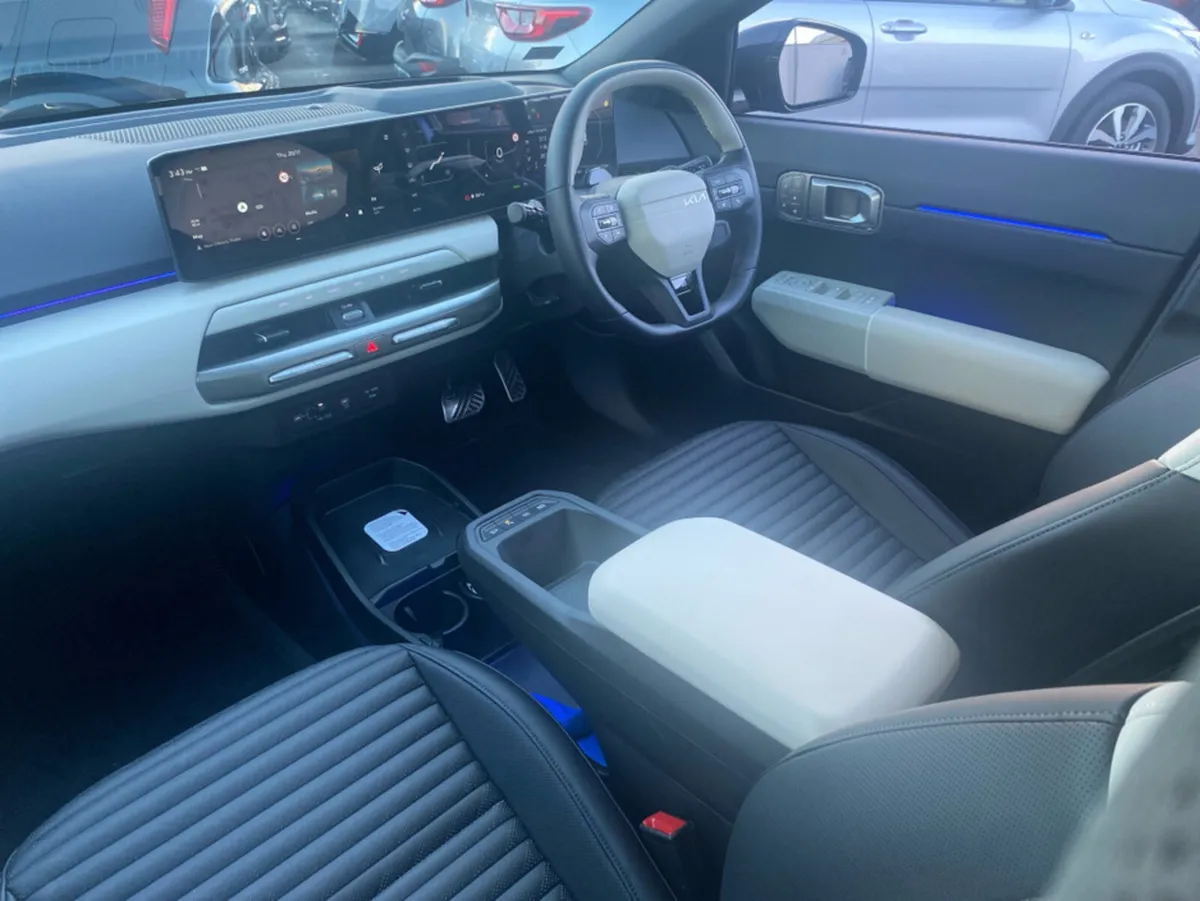 Kia EV4 5HB GT LINE LR 5DR AUTO - Image 4