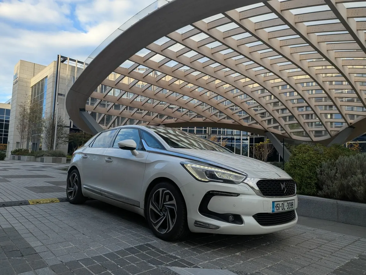Citroen DS5 Automatic 200BHP Hybrid Diesel 4WD 4x4 - Image 1