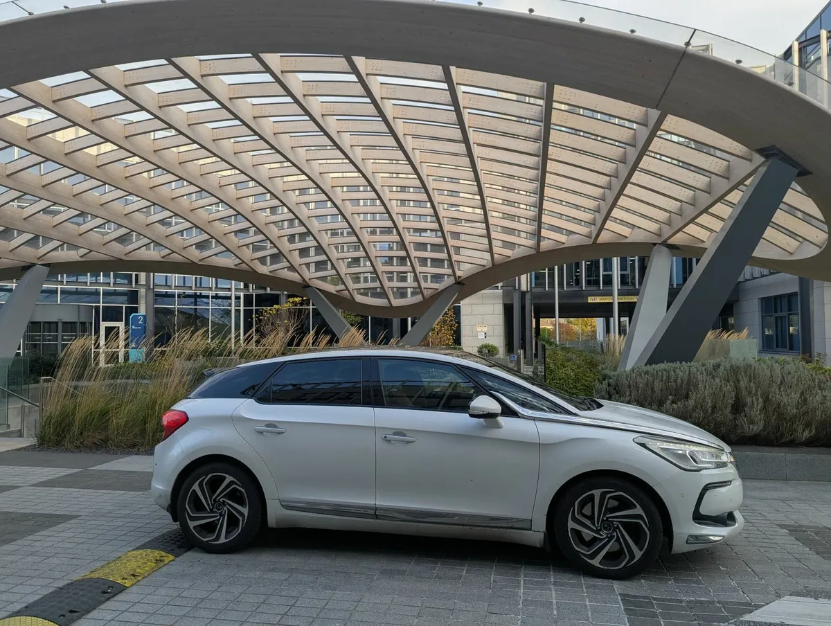 Citroen DS5 Automatic 200BHP Hybrid Diesel 4WD 4x4 - Image 3