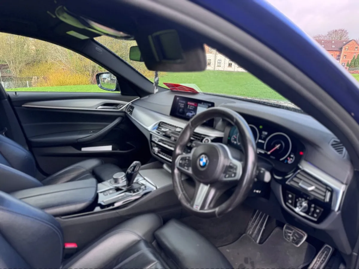 2018 BMW 5 Series Plug-In Hybrid M Sport – Drives - Image 2
