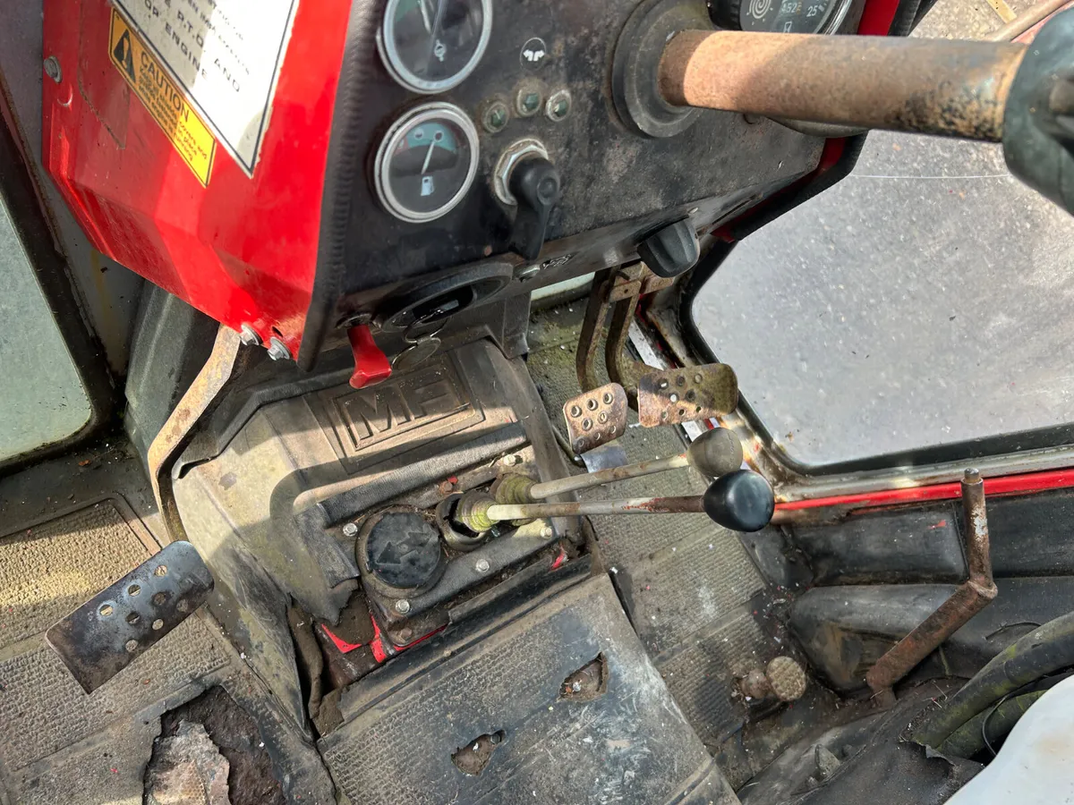 1982 Massey Ferguson 565 2wd - Image 3