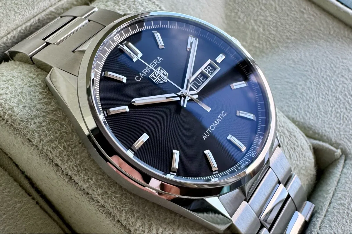 Tag Heuer Carrera Day-Date 2024 - Image 3