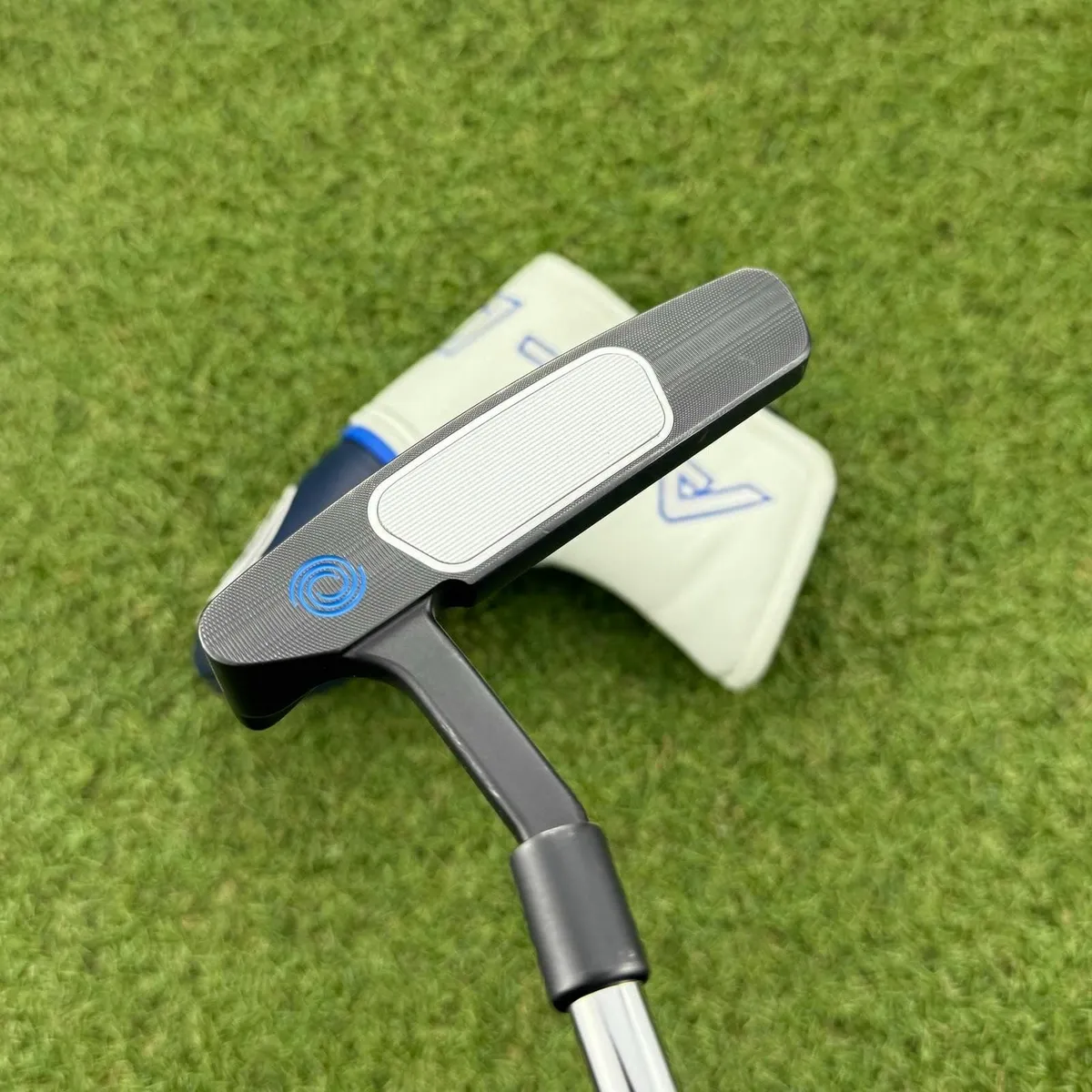 Odyssey Ai-One #2 Putter / 34″ - Image 3