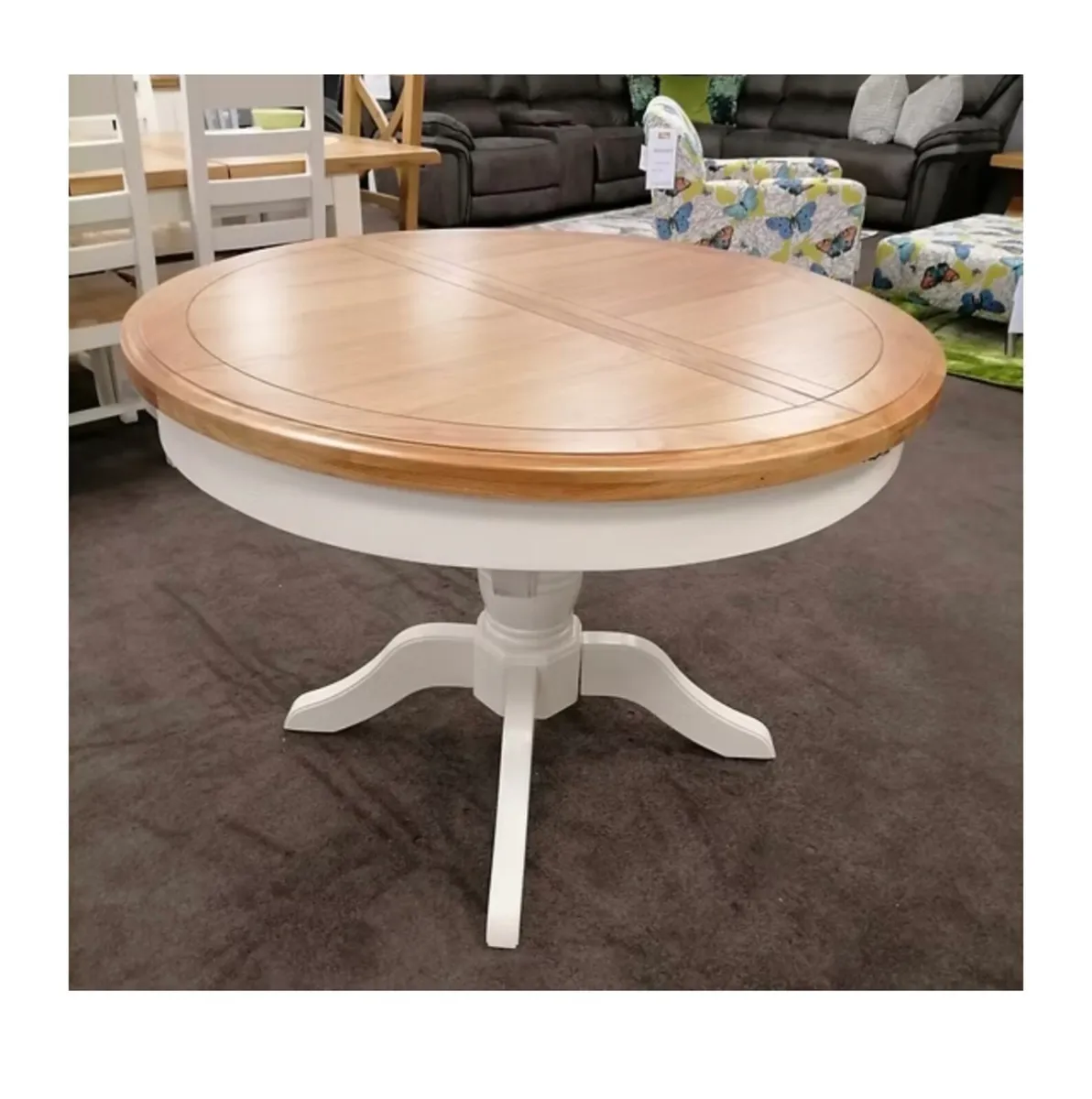 Oak Extendable Round Dining Table New - Image 1