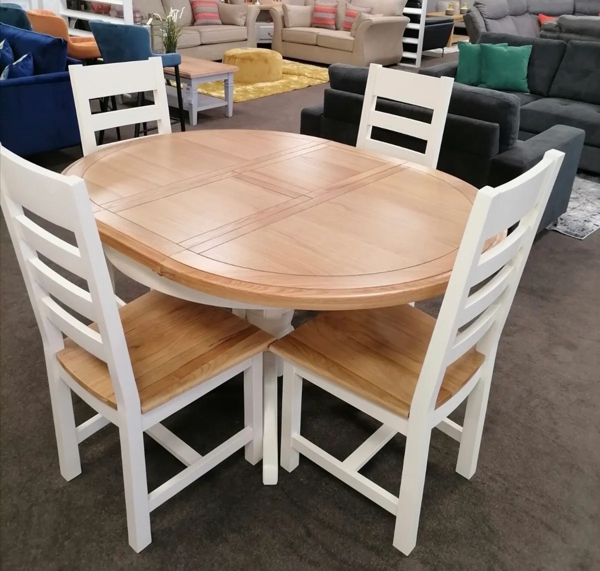 Oak Extendable Round Dining Table New - Image 3