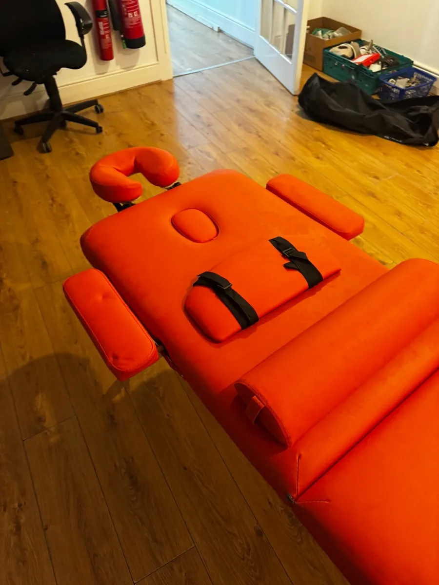 H-ROOT Massage Table ***MAKE AN OFFER*** - Image 1