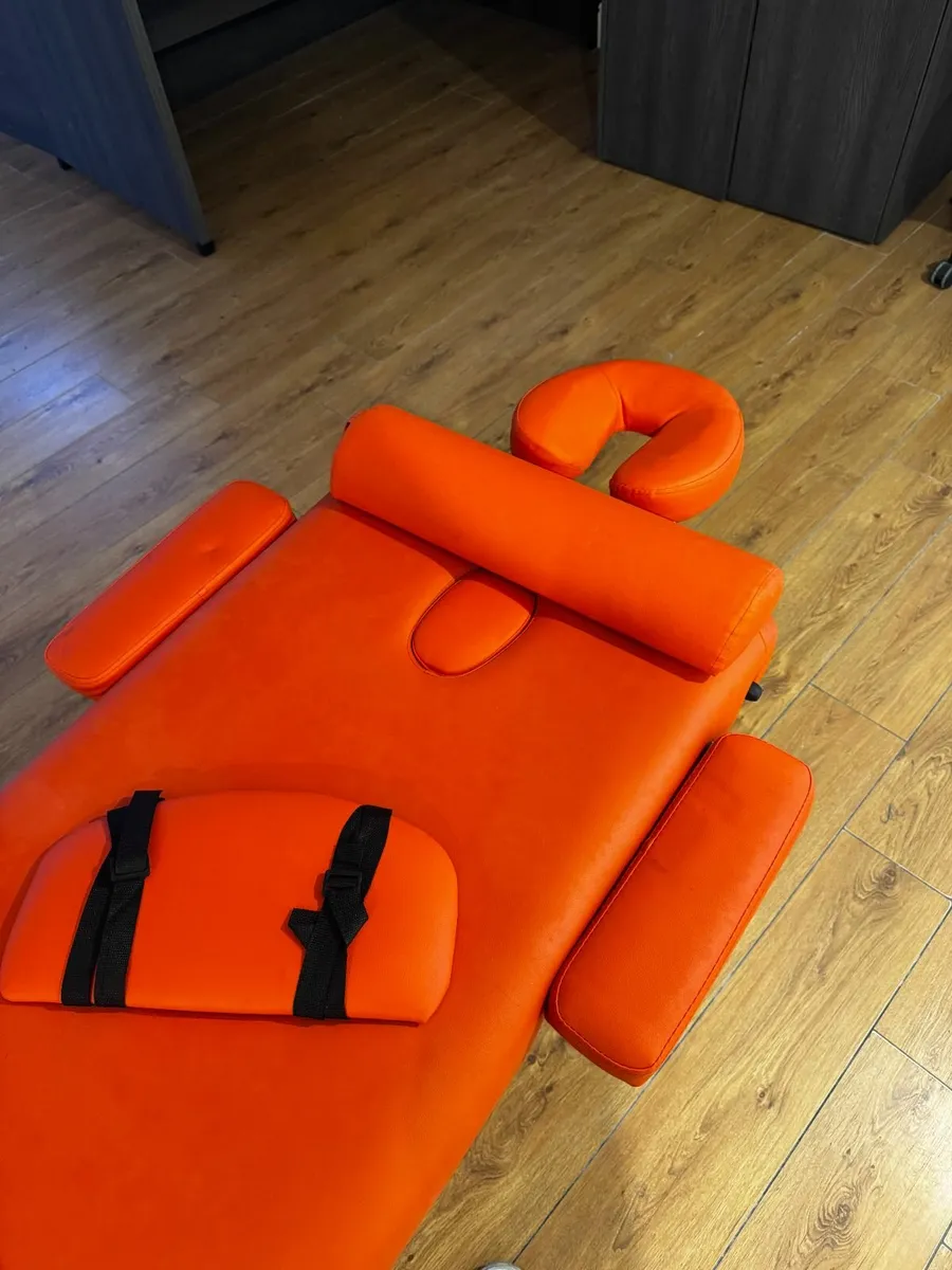 H-ROOT Massage Table ***MAKE AN OFFER*** - Image 2