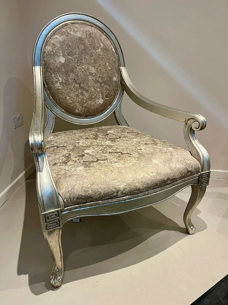 A Pair of Modern Feature Armchairs - Image 3