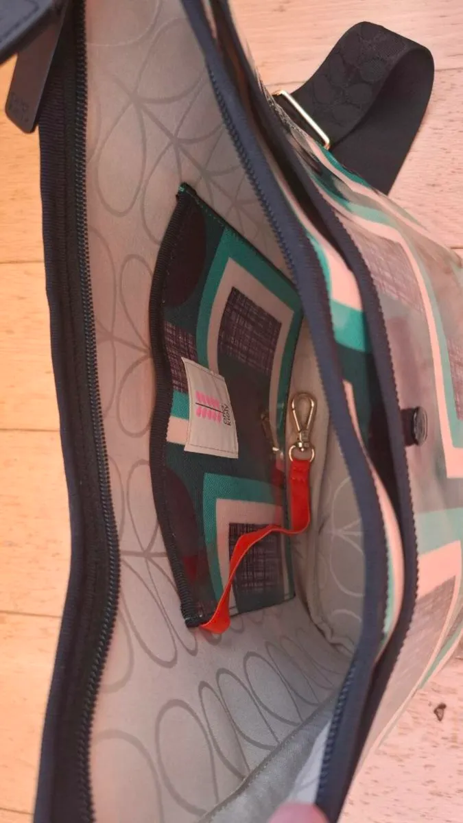 Orla Kiely cross body bag - Image 3