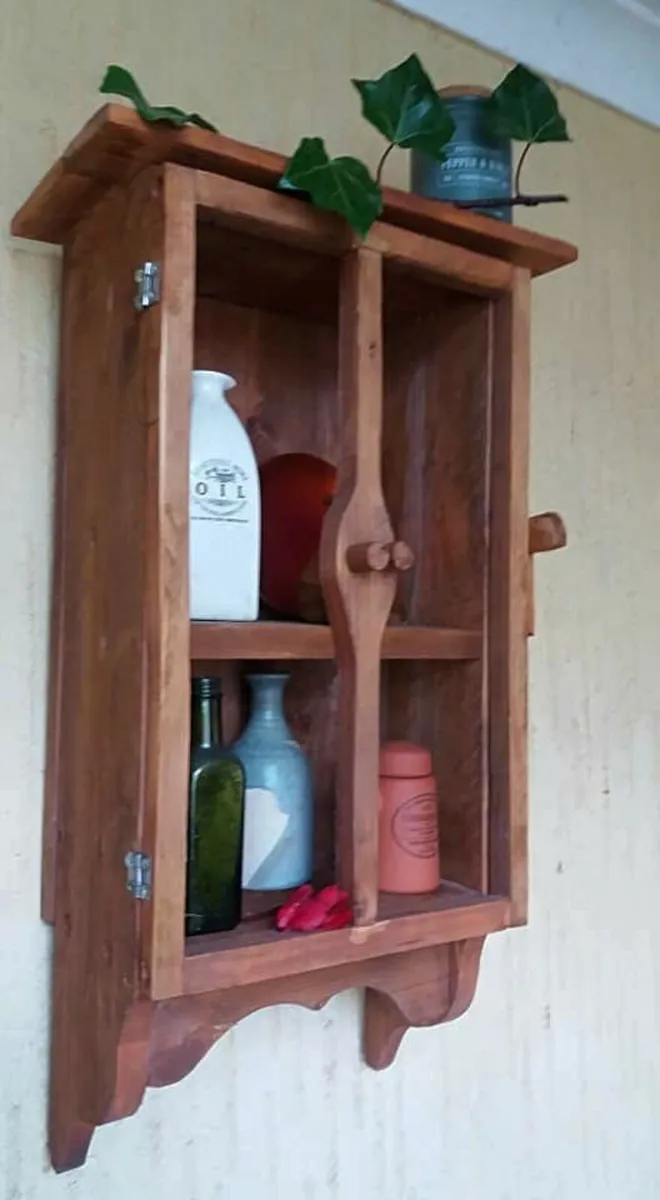 Rustic floating display / storage shelf piece - Image 1