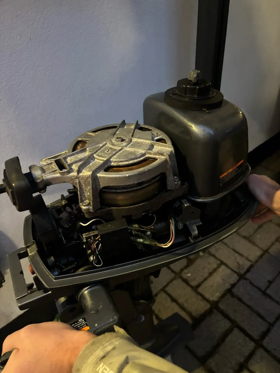 Yamaha 4hp outboard - Image 3