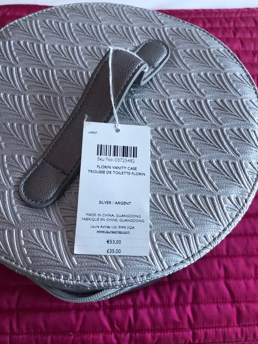 Laura Ashley Vanity Case (Brand New) - Image 2