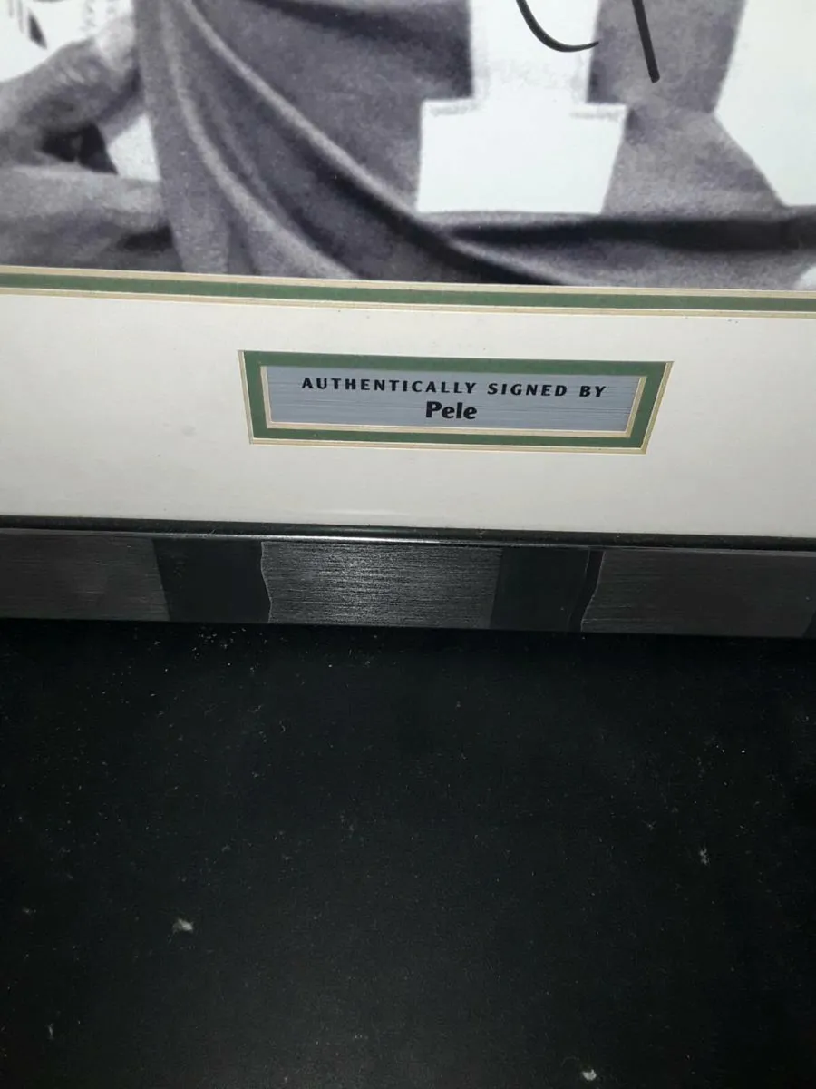 Pele signed picture with certificate - Image 4