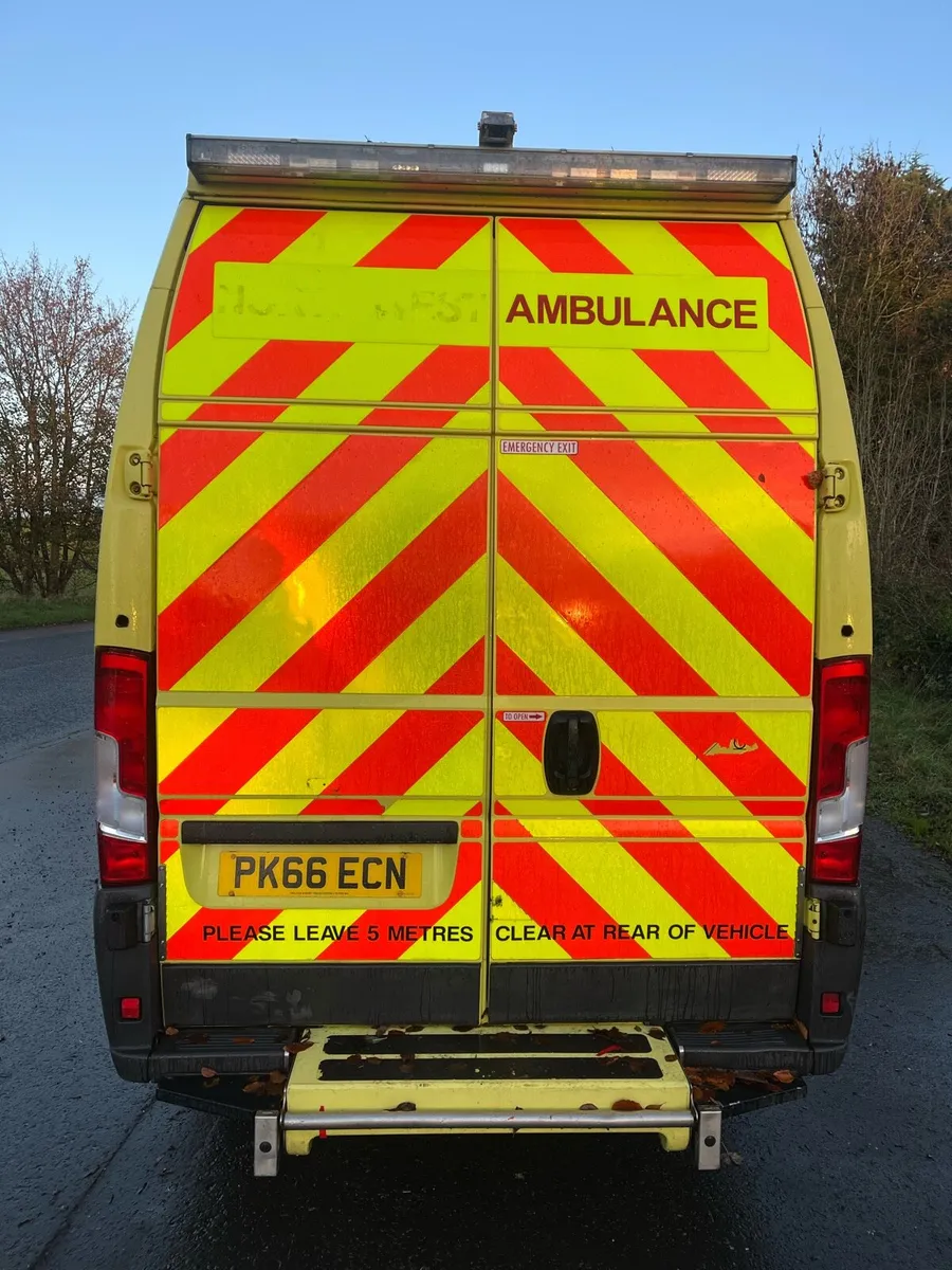 2017 FIAT DUCATO AMBULANCE - Image 3