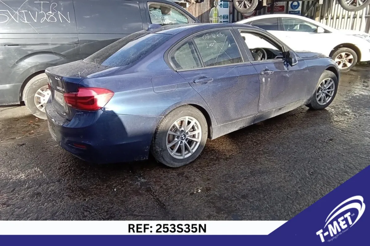 2015 BMW 320D BREAKING FOR PARTS - Image 2