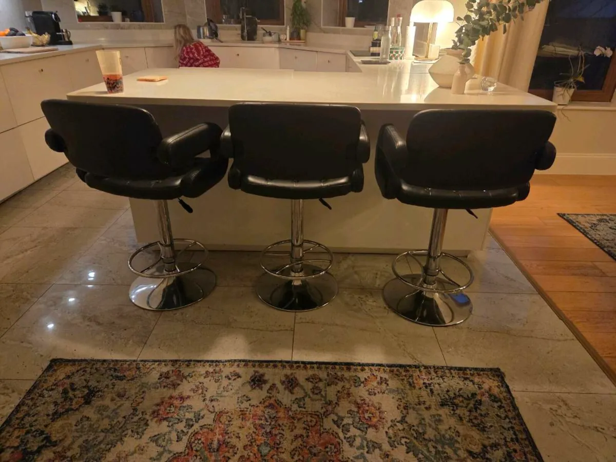 3 barstools - Image 1