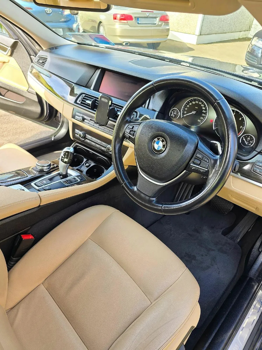 BMW 5-Series 2016 Luxury Model - Image 3