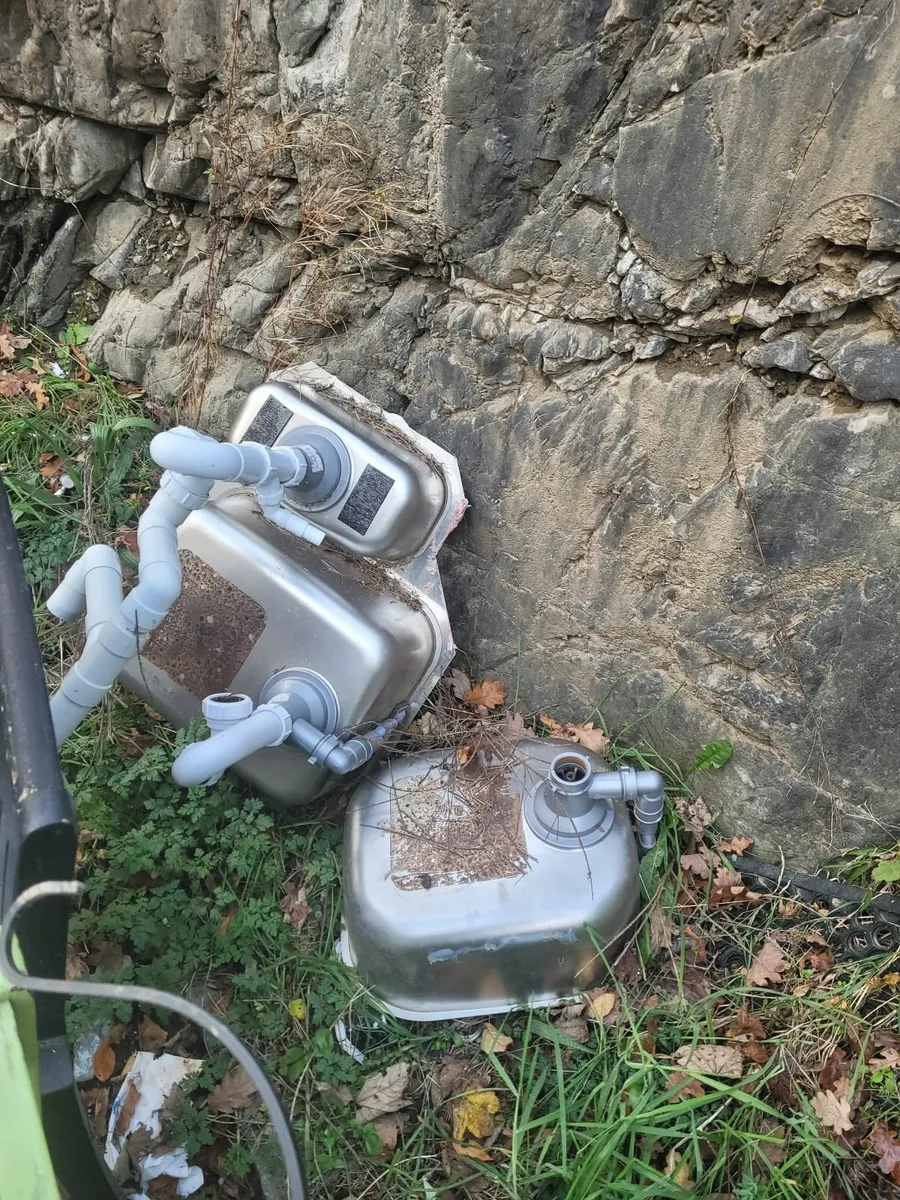 Marble kitchen counter top. - Image 3