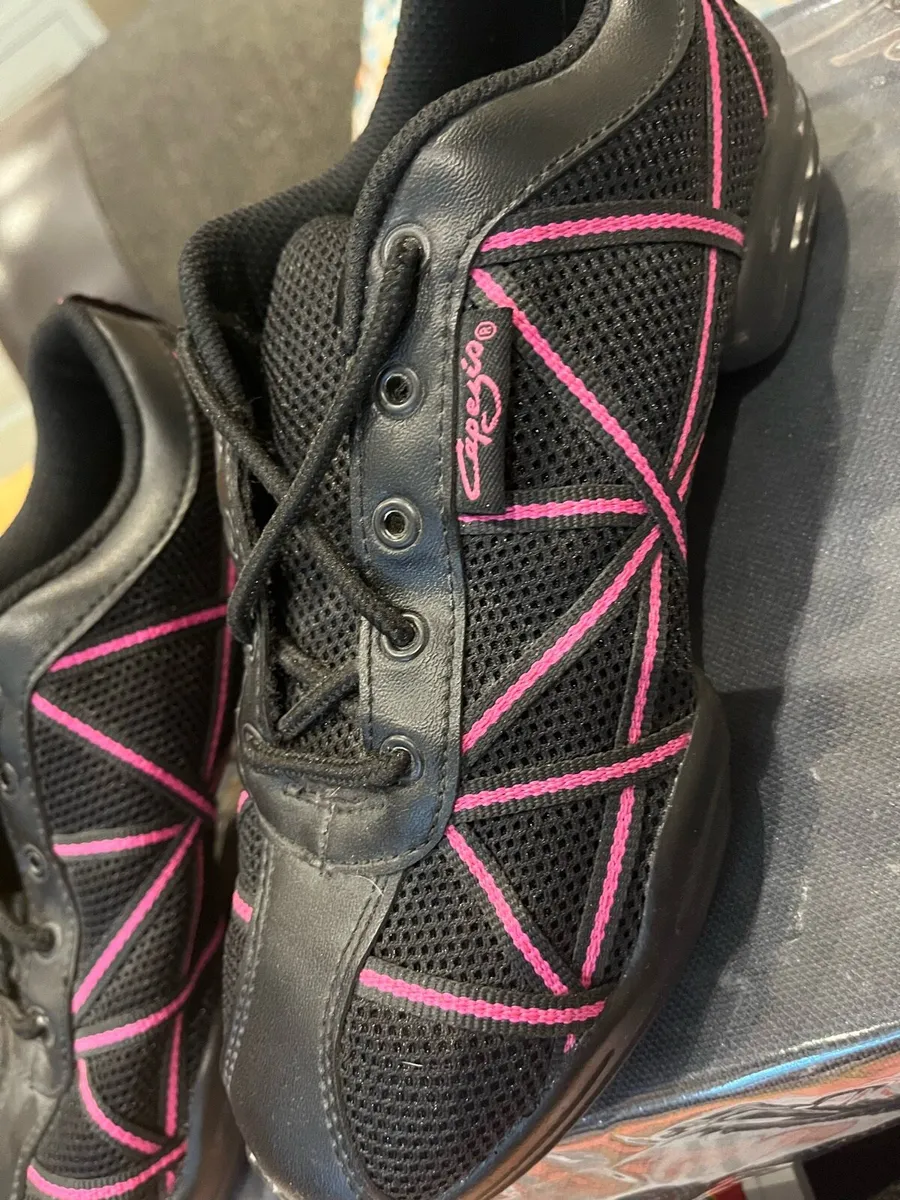 Dance shoes - Image 1