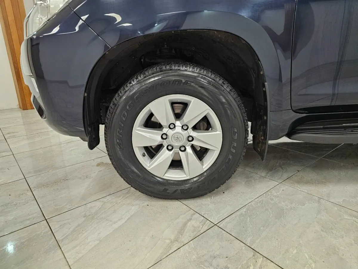 Toyota Land Cruiser Land CRU Land Cruiser LWB Comm - Image 3