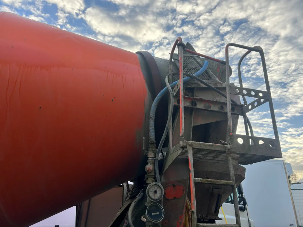 2007 9m concrete mixer equipment - Image 3
