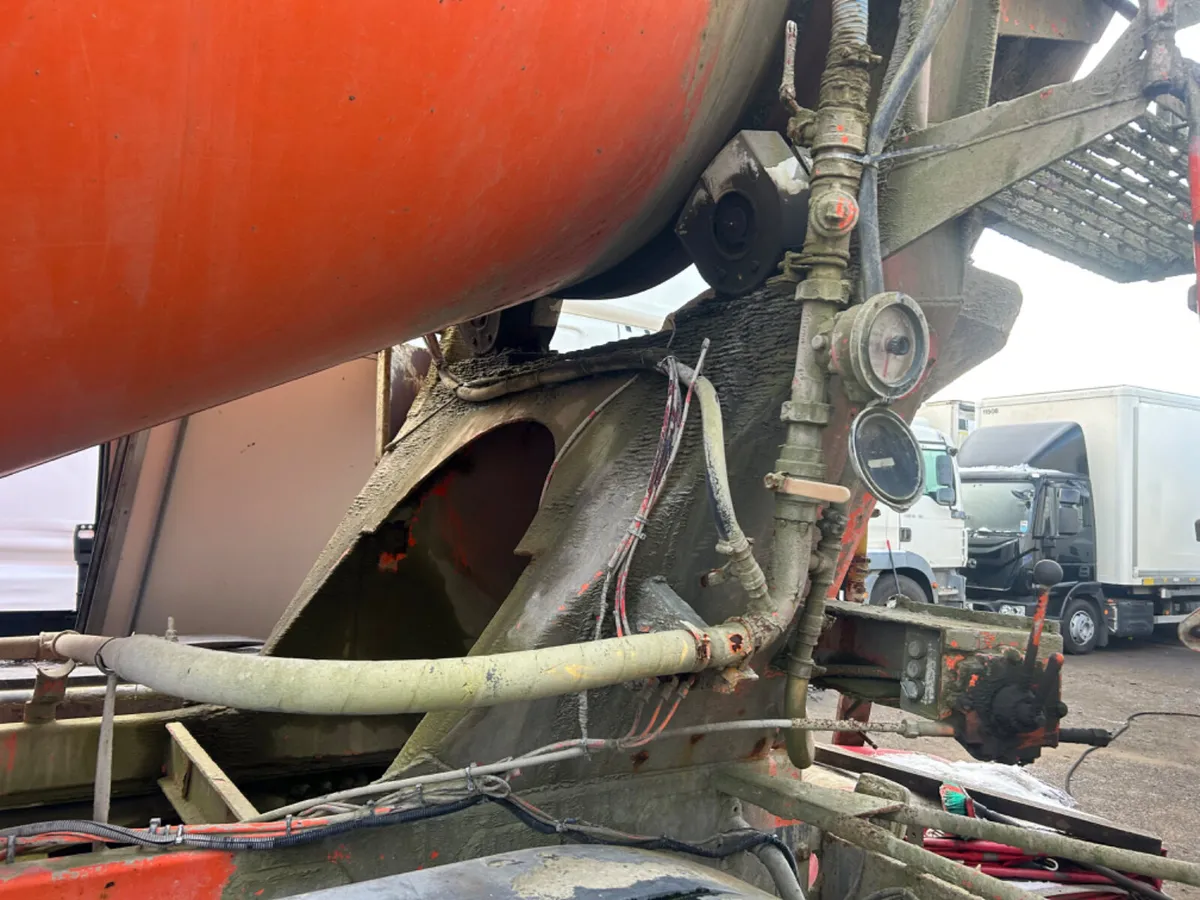 2007 9m concrete mixer equipment - Image 4